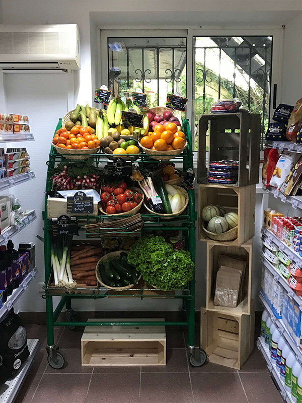 rayon fruits et légumes de l'épicerie